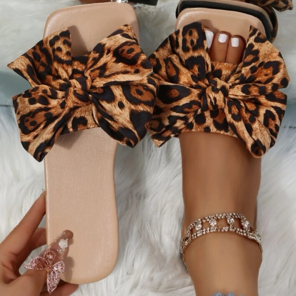 Leopard Print Bow Decor Slide Sandals